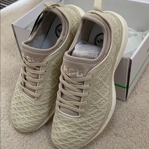 Lululemon Women’s TechLoom Phantom  shoe